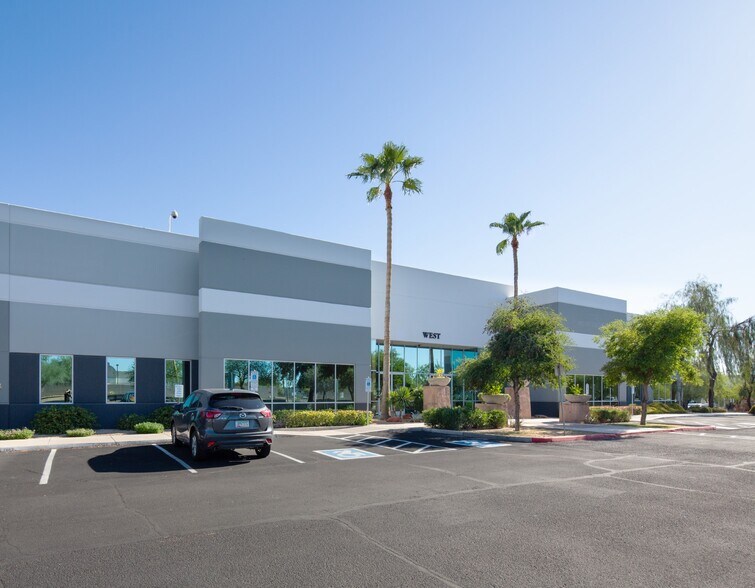 Primary Photo Of 2501 W Grandview Rd, Phoenix Light Manufacturing For Lease