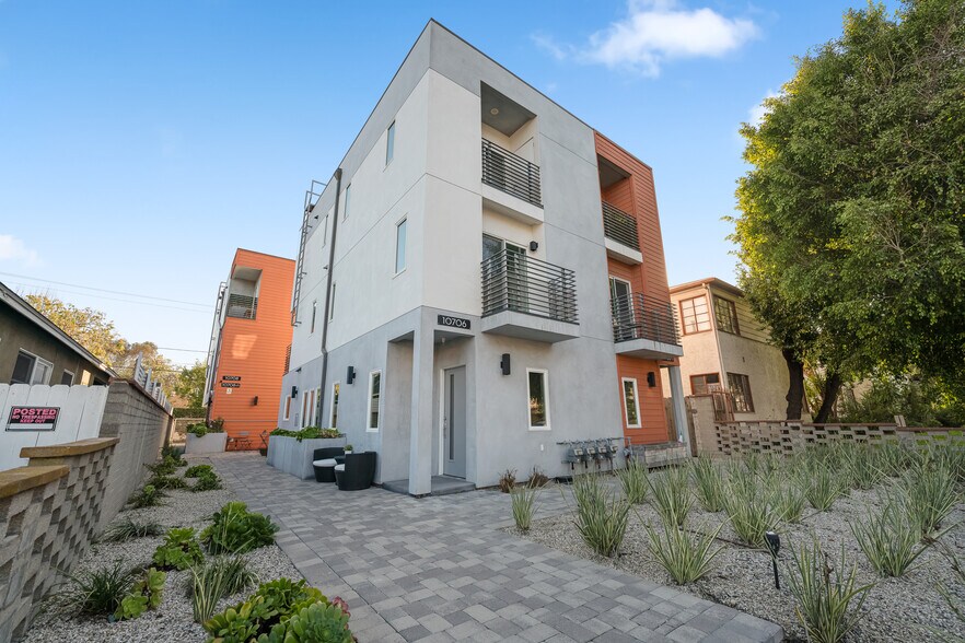 More Photos Of 10706 Camarillo St, Toluca Lake Apartments For Sale