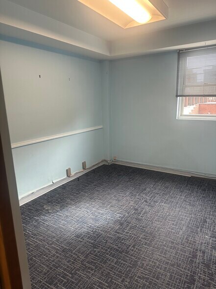 More Photos Of 4625 5th Ave, Pittsburgh Apartments For Lease
