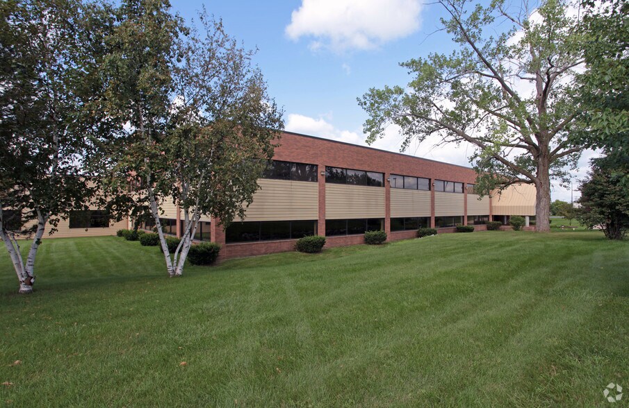 More Photos Of 117 Business Park Dr, Utica Medical For Lease
