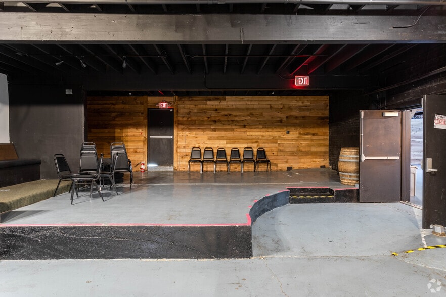 More Photos Of 2218 1st Ave, Seattle Bar For Sale