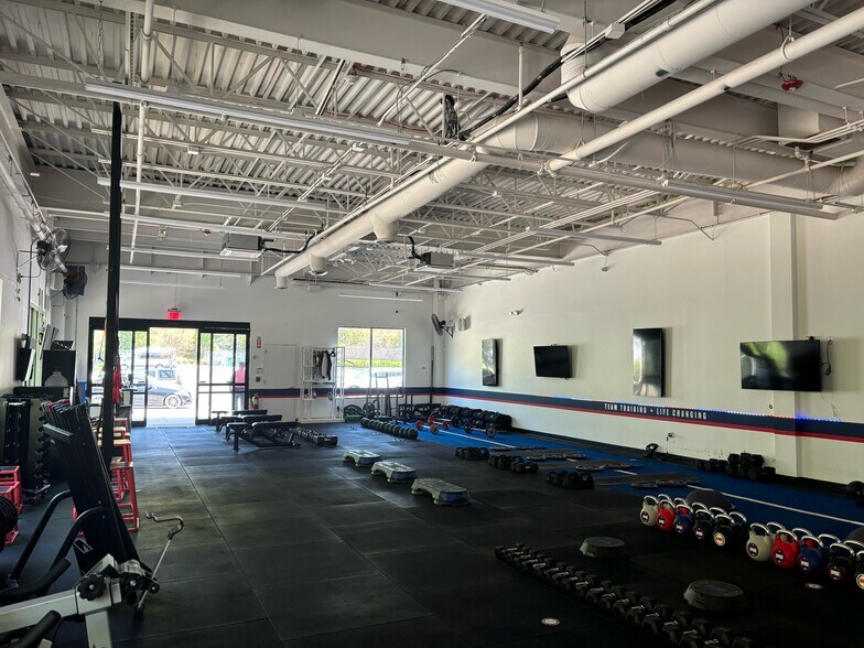 More Photos Of 240 Fort Salonga Rd, Northport Restaurant For Sale