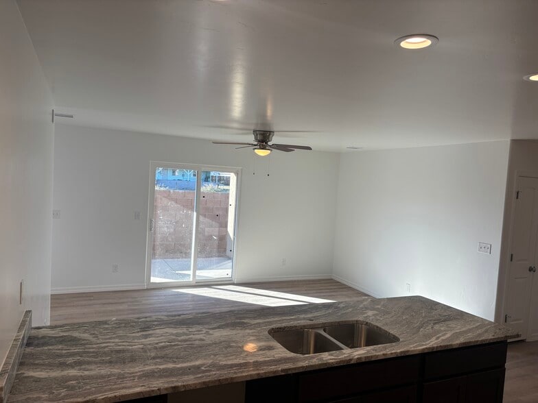 More Photos Of 901 Berk Ave, Kingman Apartments For Sale