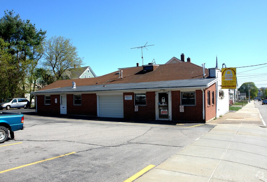 Primary Photo Of 439 Rathbun St, Woonsocket Freestanding For Sale