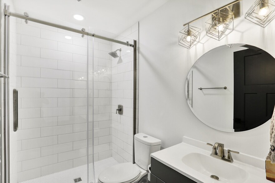 More Photos Of 17725 Motor District Cir, Carmel Showroom For Sale