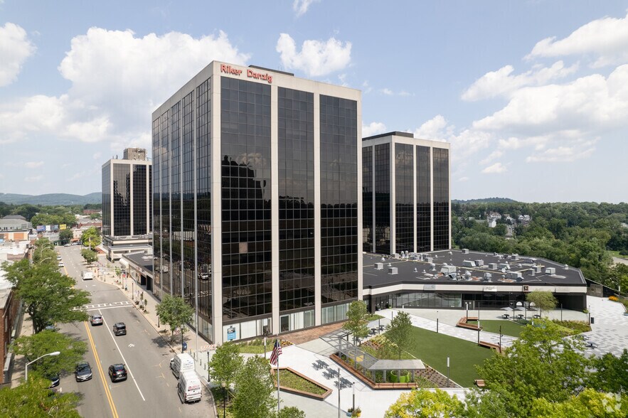 More Photos Of 1 Speedwell Ave, Morristown Office For Lease