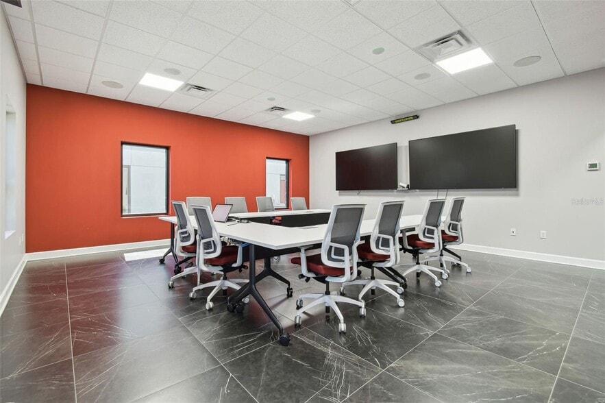 More Photos Of 13908 Monroes Business Park, Tampa Office Residential For Sale