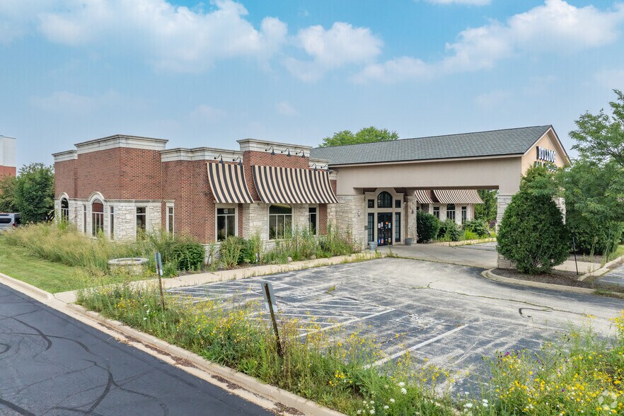 More Photos Of 1501 S IL Route 31, Mchenry Restaurant For Lease