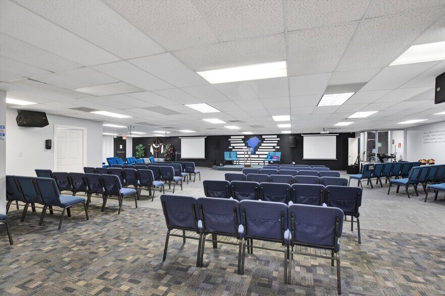 More Photos Of 13153 N Dale Mabry Hwy, Tampa Office For Sale