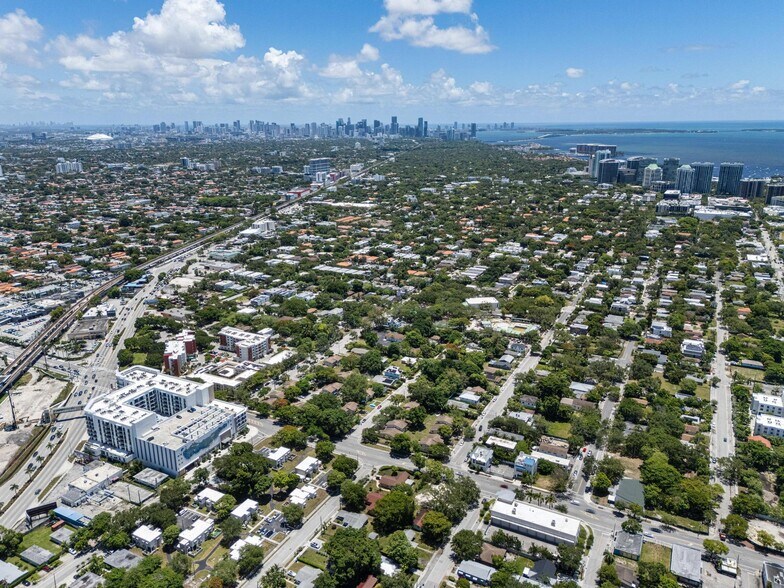 More Photos Of 3305 SW 37th Ave, Miami Office For Sale