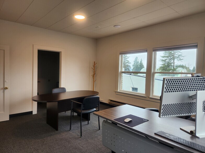 More Photos Of 116-128 Main St, Carlton Storefront Retail Office For Lease
