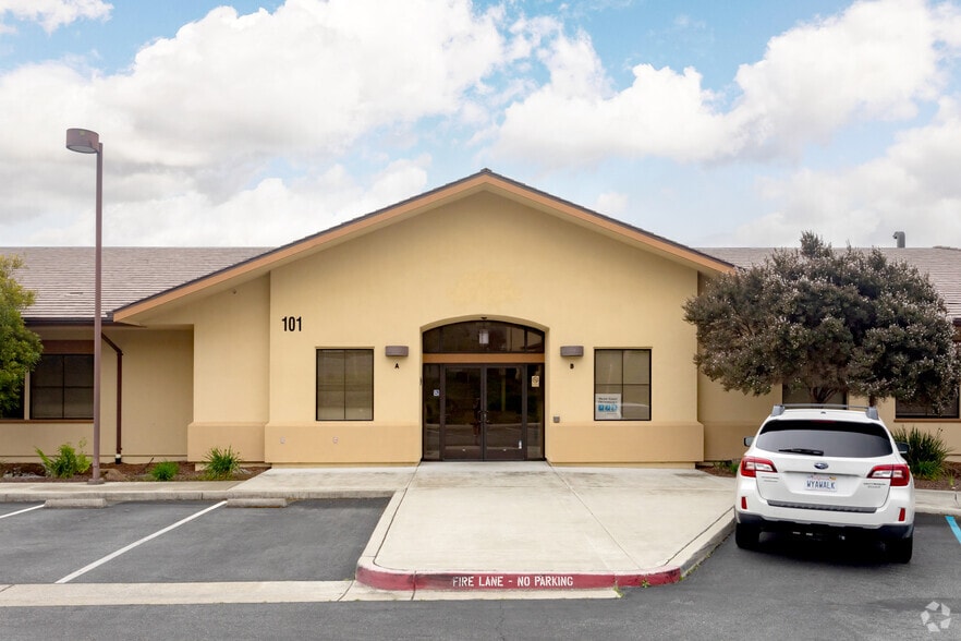 More Photos Of 101 Wilson Rd, Monterey Medical For Lease