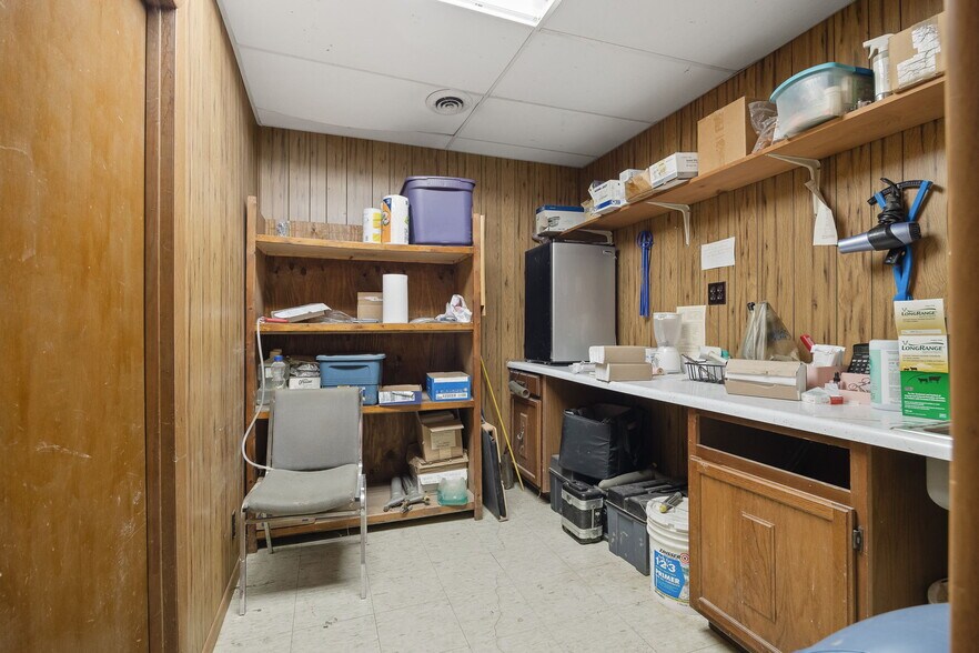 More Photos Of 1302 W US Highway 71, Savannah Industrial For Sale