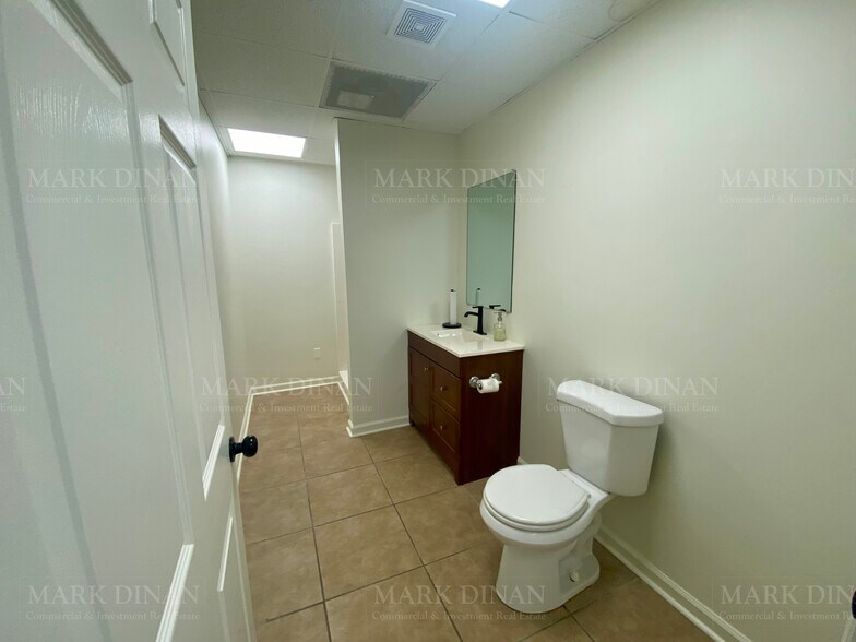 More Photos Of 2050 Oak Mountain Dr, Pelham Office For Sale