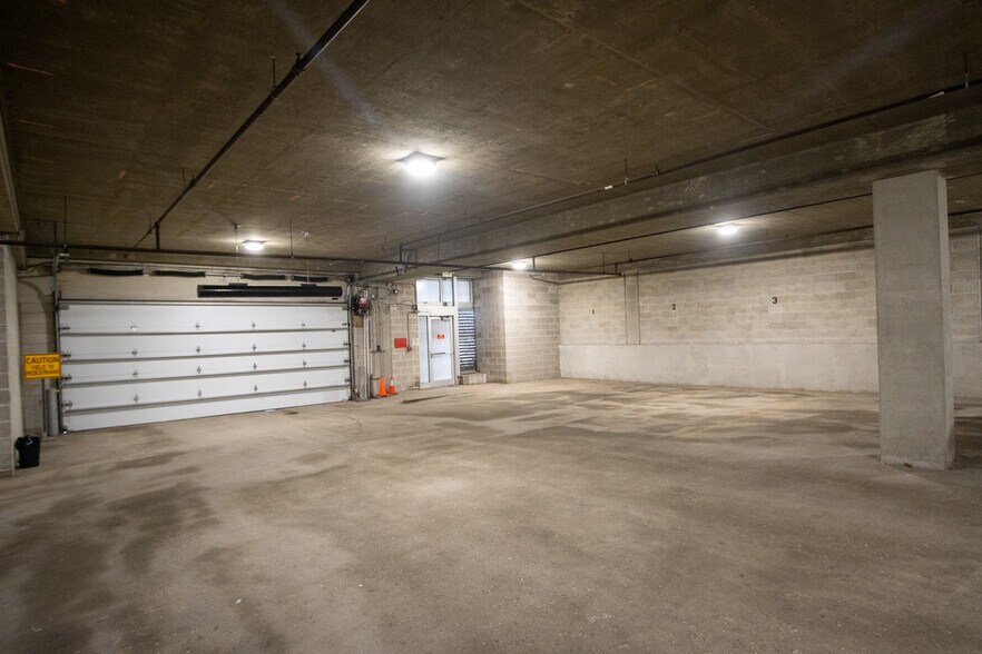 More Photos Of 789 N Water St, Milwaukee Office For Sale