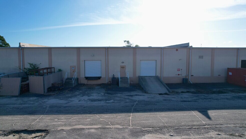 More Photos Of 1131 Shine Ave, Myrtle Beach Warehouse For Lease