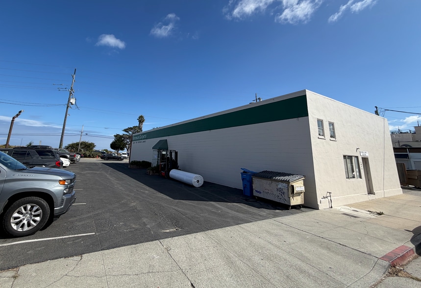 More Photos Of 1070 Del Monte Blvd, Monterey Storefront For Sale