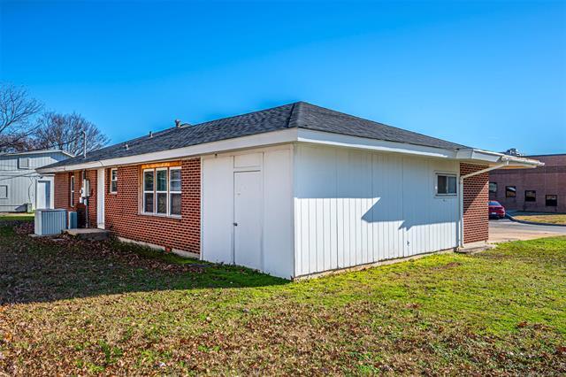 More Photos Of 925 15th Ave NW, Ardmore Medical For Sale