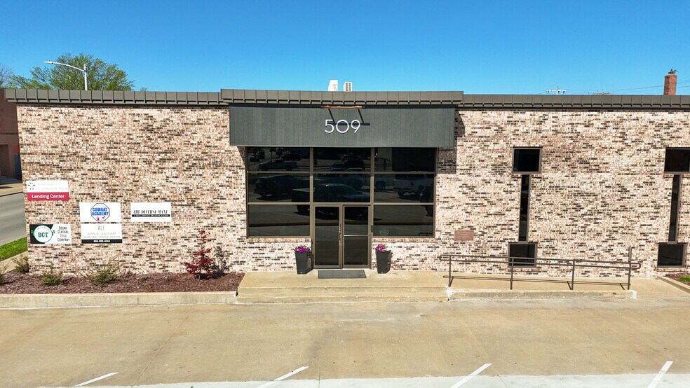 More Photos Of 509 W Rollins St, Moberly Office For Lease