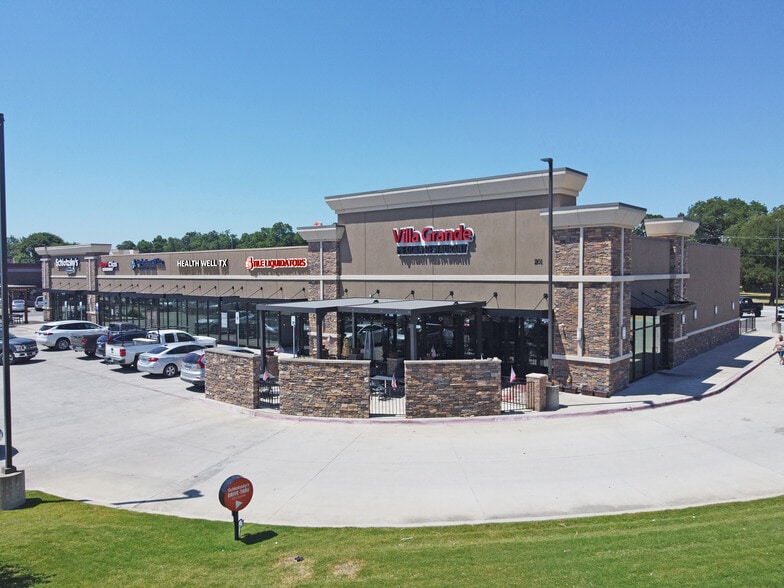 Primary Photo Of 201 N Interstate 35, Gainesville Storefront Retail Office For Lease