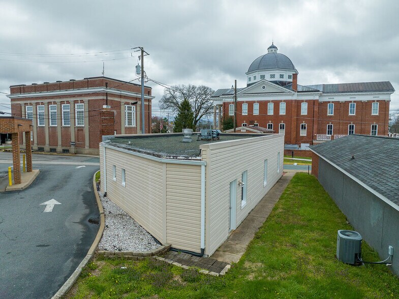More Photos Of 101 Elm Ave, Louisa General Retail For Lease