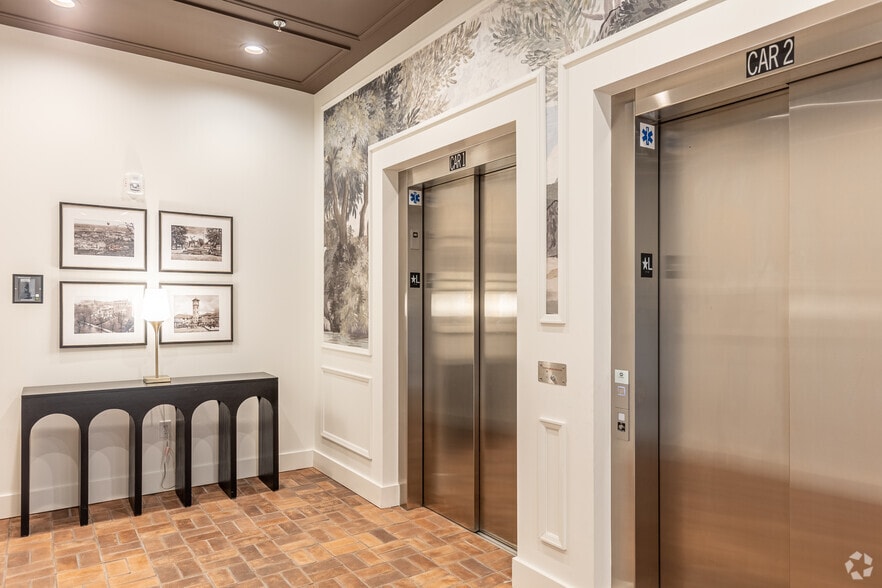 More Photos Of 1905 NW 23rd Ave, Portland Apartments For Lease