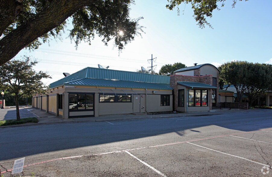 More Photos Of 5500 E Greenville Ave, Dallas Unknown For Lease