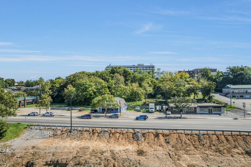 More Photos Of , Clarksville General Retail For Sale
