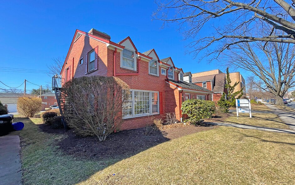 More Photos Of 2608 N Third St, Harrisburg Office Residential For Sale