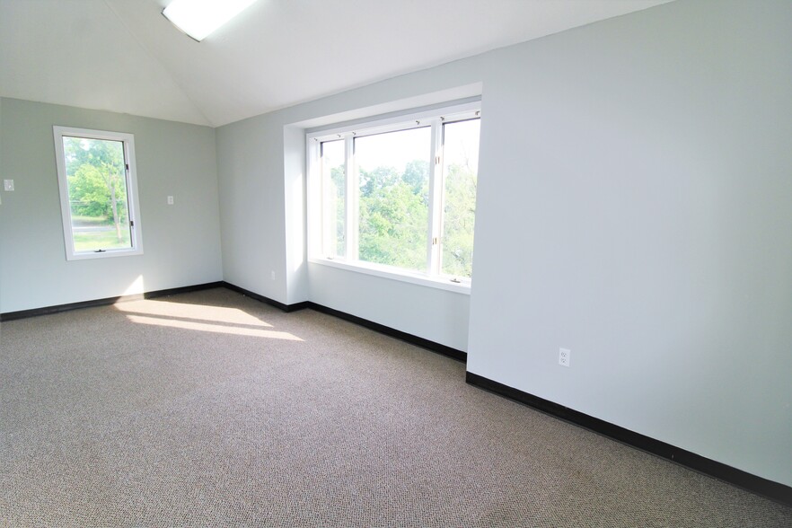 More Photos Of 538 Street Rd, Southampton Office For Lease