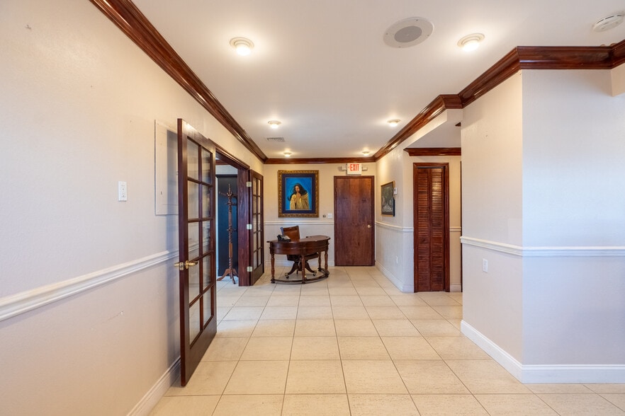 More Photos Of , Coral Gables Office For Sale