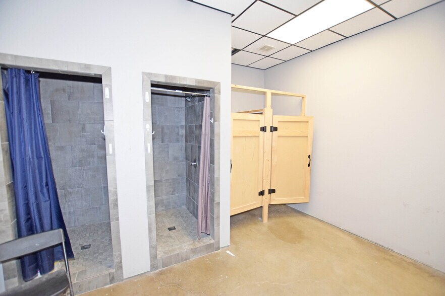 More Photos Of 2250 Dixie Blvd, Odessa Industrial For Sale