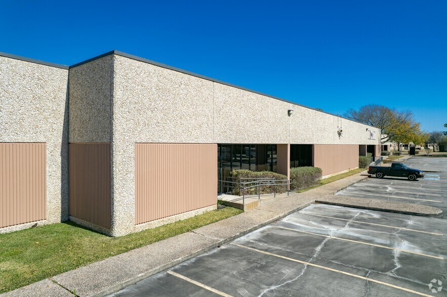 More Photos Of 15402 Vantage Pky E, Houston Unknown For Lease