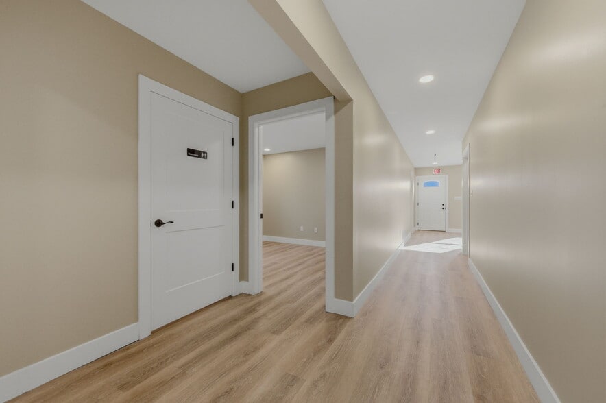 More Photos Of 2101 N Dupont Hwy, New Castle Freestanding For Sale