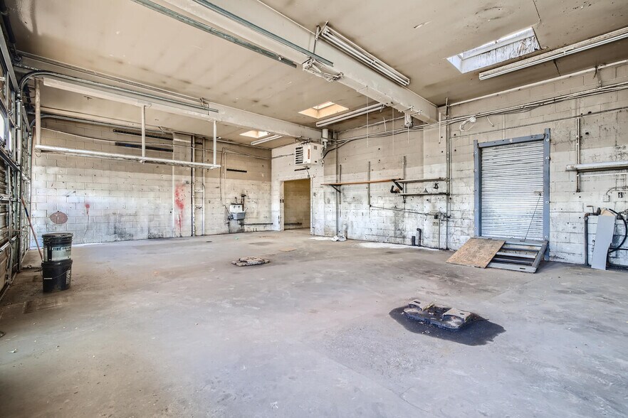 More Photos Of 404 S Circle Dr, Colorado Springs Auto Repair For Sale