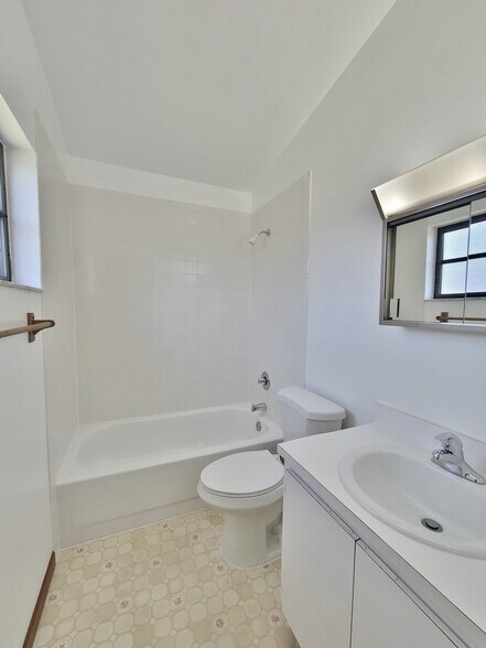 More Photos Of 5845-5849 Tyler St, Hollywood Apartments For Sale