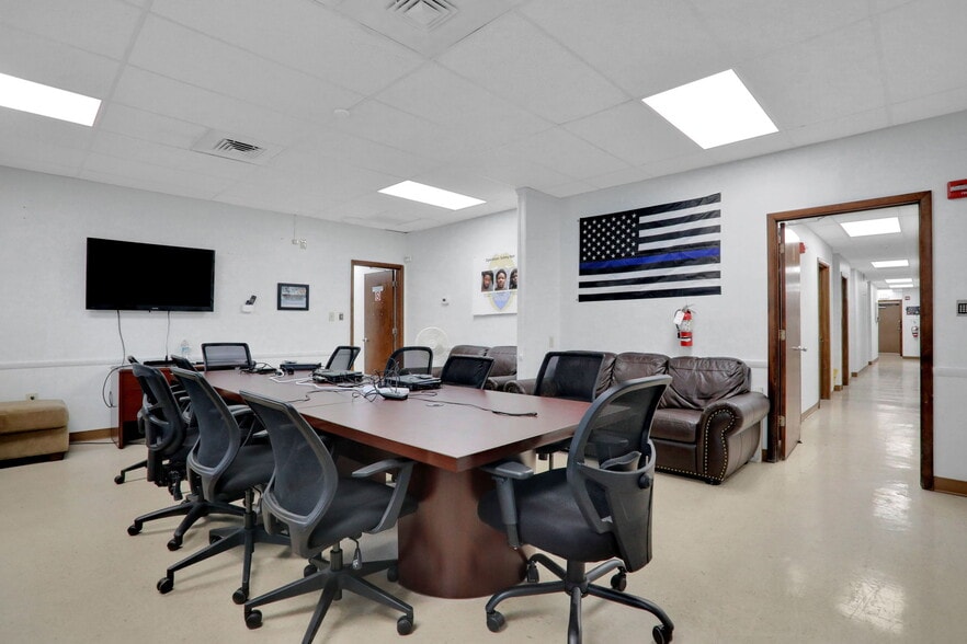 More Photos Of 1736 University Blvd S, Jacksonville Medical For Lease