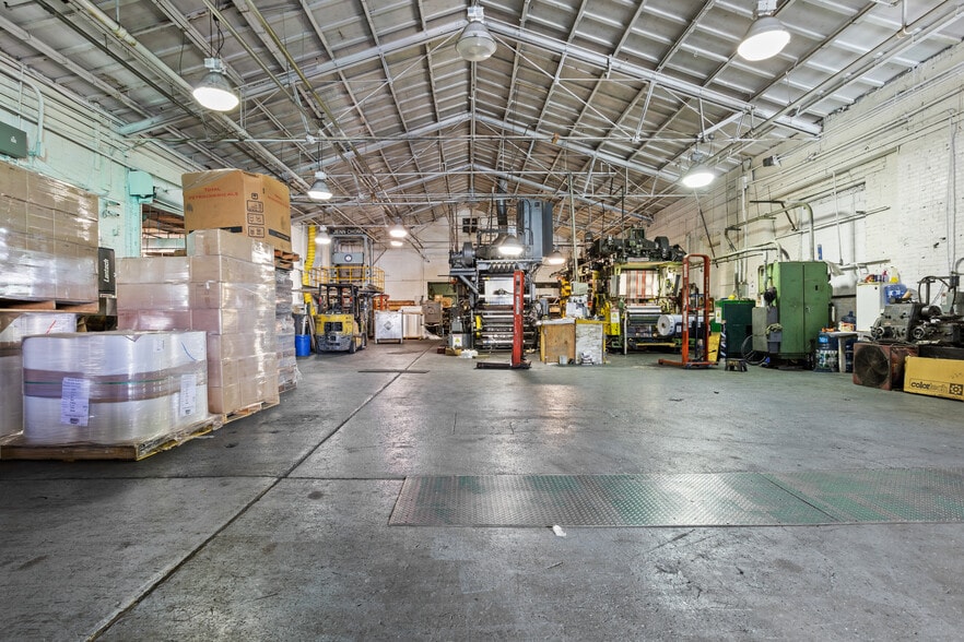 Primary Photo Of 162 25th St, Brooklyn Warehouse For Lease