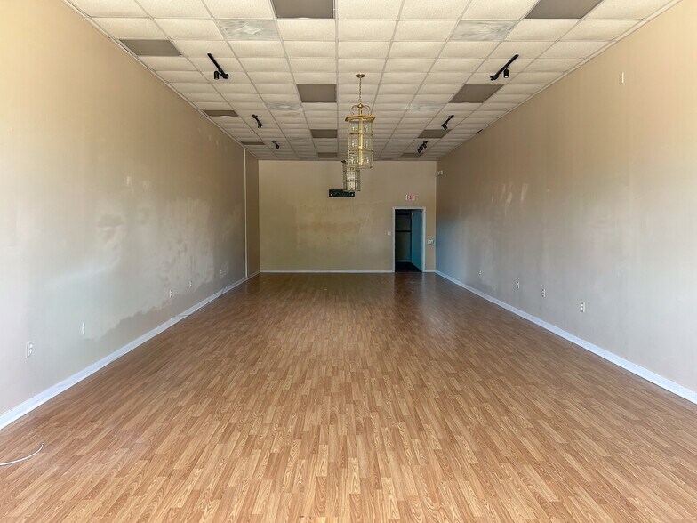 More Photos Of 38 W De Renne Ave, Savannah Storefront Retail Office For Sale