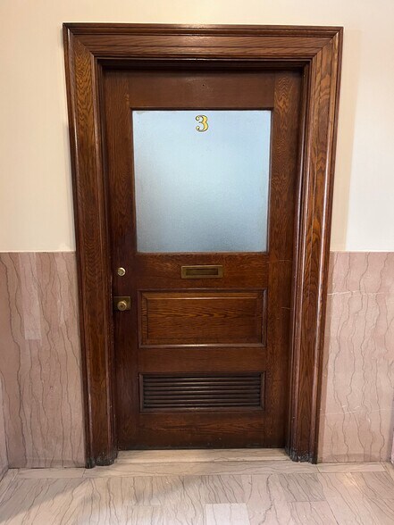 More Photos Of 207 Stanley Reed Ct, Maysville Office For Lease