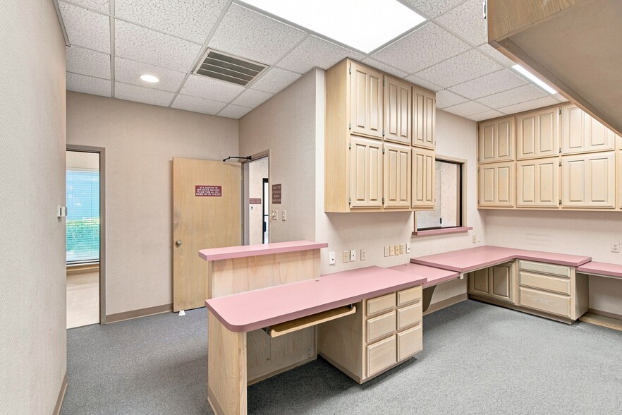 More Photos Of 901 Medical Centre Dr, Arlington Healthcare For Sale