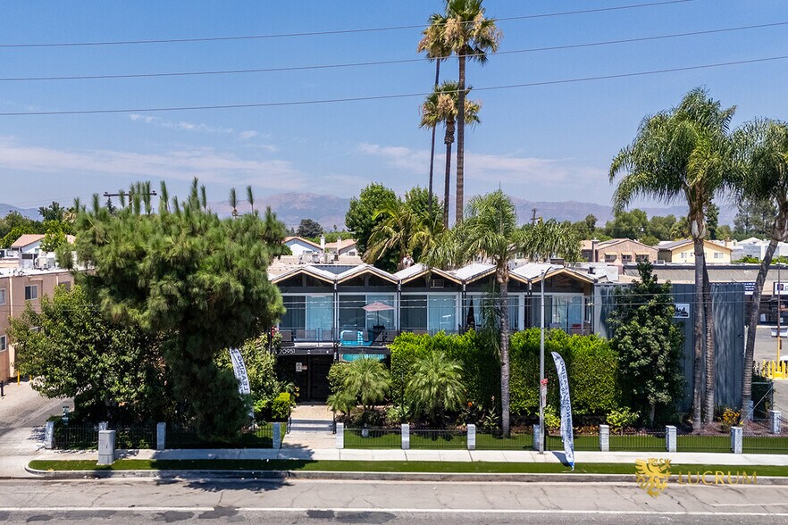 Primary Photo Of 20951 Roscoe Blvd, Canoga Park Apartments For Sale