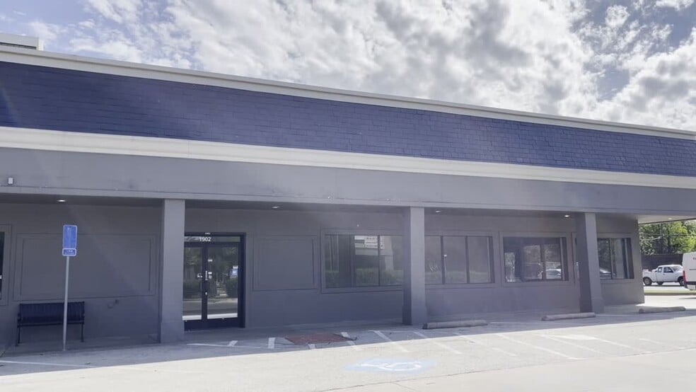 More Photos Of 400 N Coit Rd, Richardson General Retail For Lease