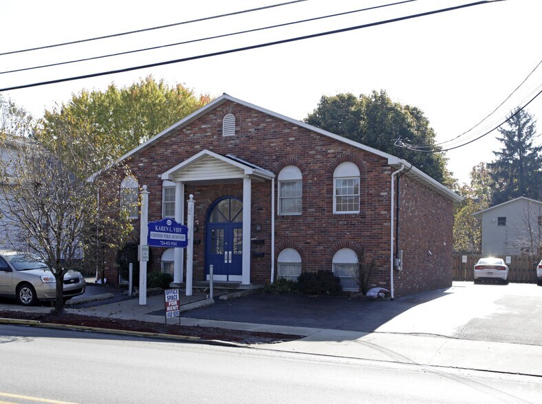 More Photos Of 626 W New Castle St, Zelienople Office For Lease