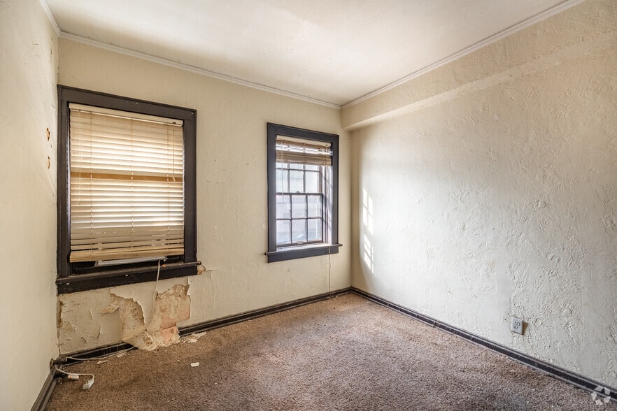 More Photos Of 222 E Elm St, Wichita Apartments For Sale