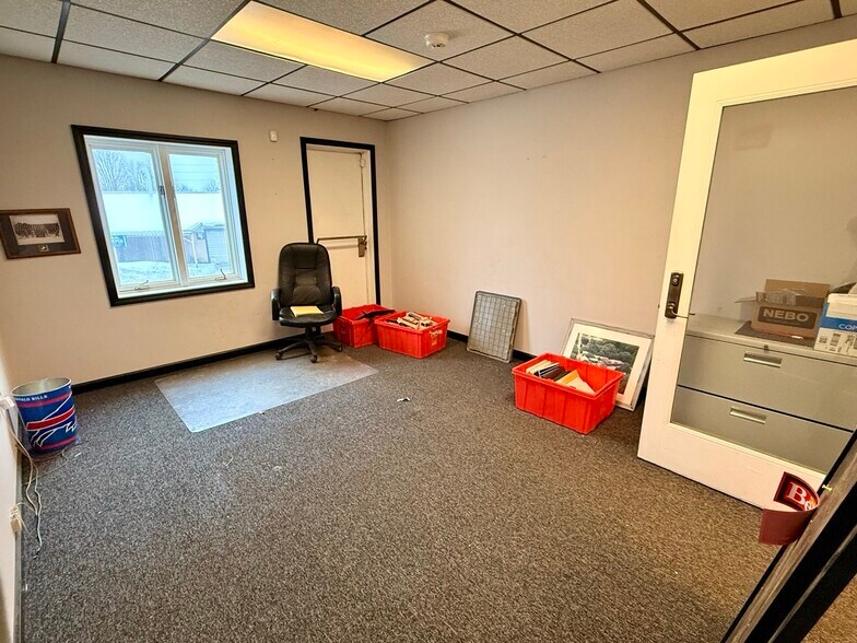 More Photos Of 13080 Cambridge Springs Rd, Edinboro Freestanding For Sale