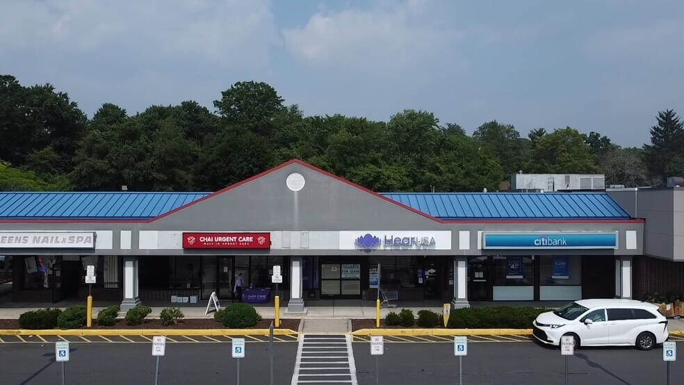More Photos Of 250 Route 59, Suffern Storefront For Lease