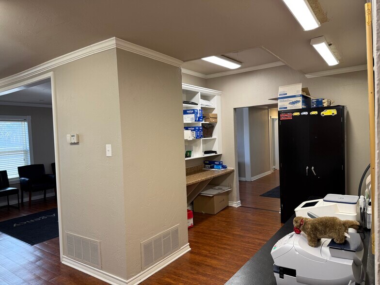 More Photos Of 3706 Mockingbird Ln, Amarillo Office For Sale