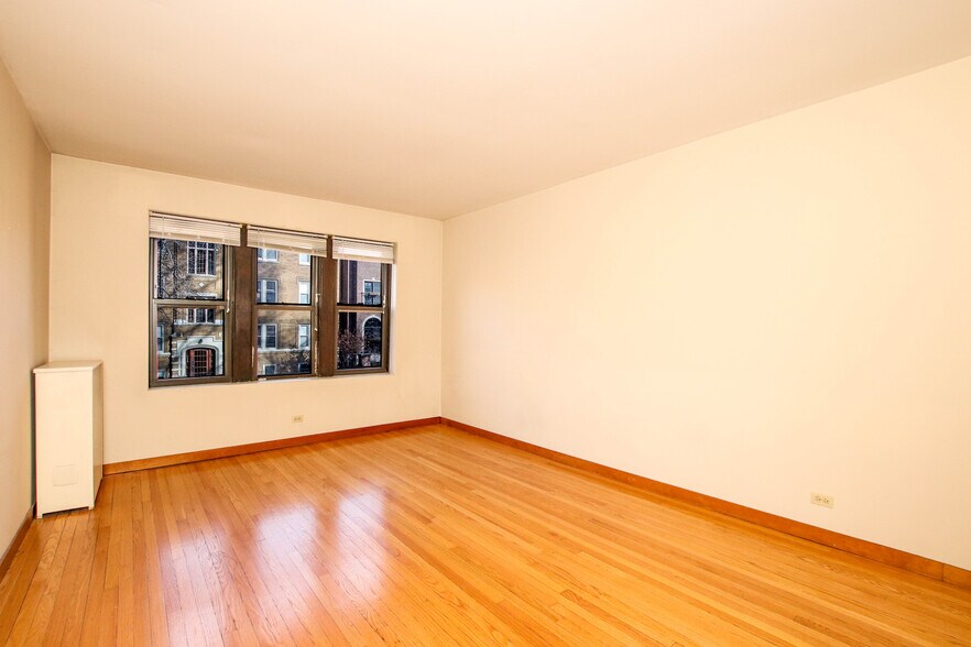 More Photos Of 3751 N Marshfield Ave, Chicago Apartments For Sale