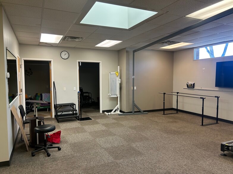 More Photos Of 8904 Cross Park Dr, Knoxville Medical For Lease